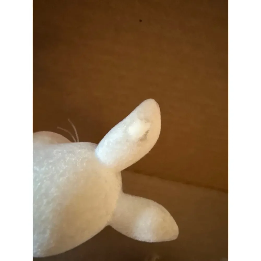 Li'l Woodzeez Hopping Goods Family Amelia & Elliot White Rabbits
